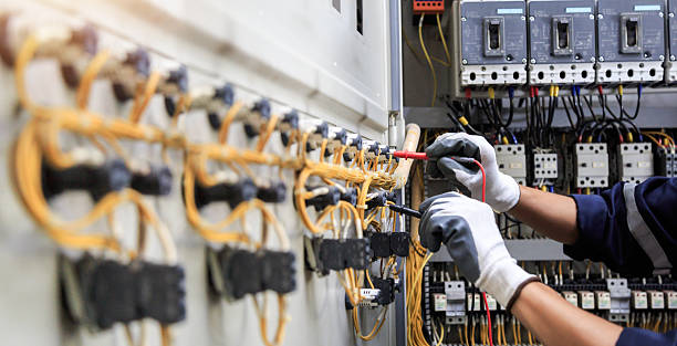 Professional Electrician technician working in Glendora, NJ